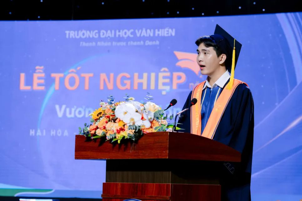 Tân khoa Đặng Tuấn Kiệt, Thủ khoa trường phát biểu tại buổi lễ Tân khoa Đặng Tuấn Kiệt, Thủ khoa trường phát biểu tại buổi lễ
