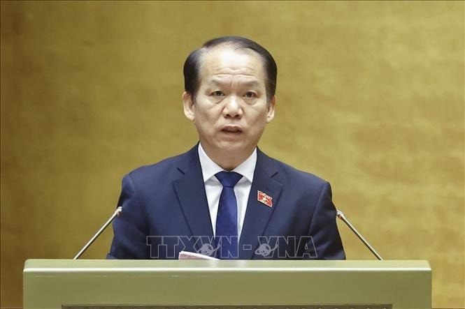 Chủ nhiệm Ủy ban Pháp luật và Tư pháp của Quốc hội Hoàng Thanh Tùng trình bày Báo cáo thẩm tra các báo cáo về công tác của Chánh án Tòa án nhân dân tối cao, Viện trưởng Viện kiểm sát nhân dân tối cao; công tác phòng, chống tội phạm và vi phạm pháp luật và công tác thi hành án năm 2025. Ảnh: Doãn Tấn/TTXVN Chủ nhiệm Ủy ban Pháp luật và Tư pháp của Quốc hội Hoàng Thanh Tùng trình bày Báo cáo thẩm tra các báo cáo về công tác của Chánh án Tòa án nhân dân tối cao, Viện trưởng Viện kiểm sát nhân dân tối cao; công tác phòng, chống tội phạm và vi phạm pháp luật và công tác thi hành án năm 2025. Ảnh: Doãn Tấn/TTXVN