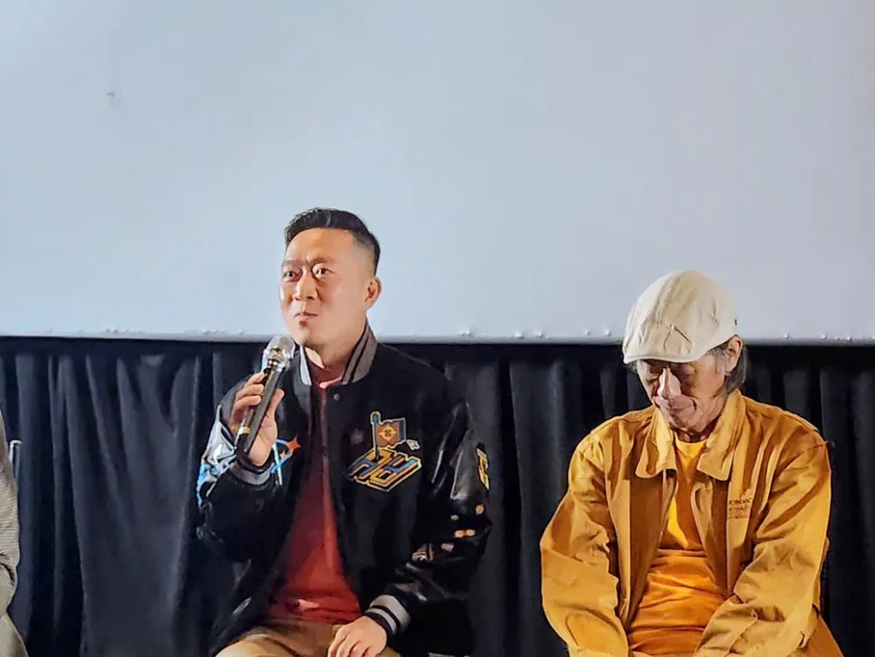 <i>Đạo diễn Hoàng Nam cởi bỏ được áp lực tâm lý khi hoàn thành xong bộ phim. Ảnh: VĂN TUẤN</i> <i>Đạo diễn Hoàng Nam cởi bỏ được áp lực tâm lý khi hoàn thành xong bộ phim. Ảnh: VĂN TUẤN</i>