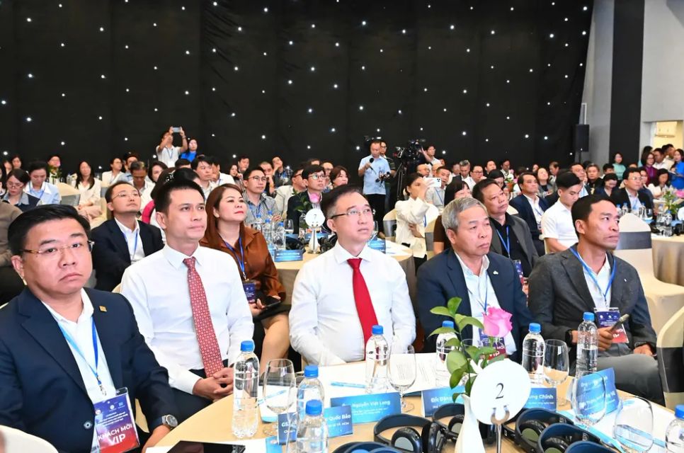 Bí thư Trần Lưu Quang đối thoại với cộng đồng khoa học công nghệ Bí thư Trần Lưu Quang đối thoại với cộng đồng khoa học công nghệ