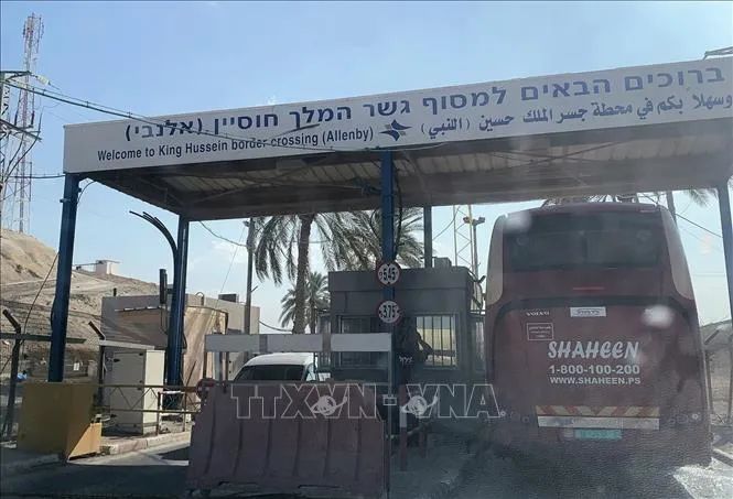 Cửa khẩu Allenby Bridge tại biên giới giữa Israel và Jordan. Ảnh tư liệu: Vũ Hội/TTXVN Cửa khẩu Allenby Bridge tại biên giới giữa Israel và Jordan. Ảnh tư liệu: Vũ Hội/TTXVN