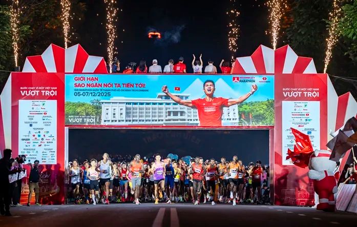 Giải Marathon quốc tế TPHCM Techcombank mùa thứ 8 thu hút 23.000 vận động viên tham gia.