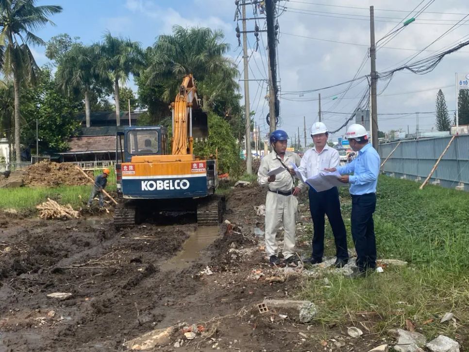 Đội ngũ kỹ sư, công nhân khẩn trương thi công dự án Nâng cấp, mở rộng quốc lộ 91 Đội ngũ kỹ sư, công nhân khẩn trương thi công dự án Nâng cấp, mở rộng quốc lộ 91