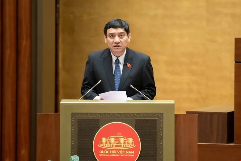 Chủ nhiệm Ủy ban Văn hóa và Xã hội Nguyễn Đắc Vinh đã trình bày báo cáo tóm tắt tiếp thu, giải trình và chỉnh lý dự thảo Luật Báo chí (sửa đổi). Ảnh: QH Chủ nhiệm Ủy ban Văn hóa và Xã hội Nguyễn Đắc Vinh đã trình bày báo cáo tóm tắt tiếp thu, giải trình và chỉnh lý dự thảo Luật Báo chí (sửa đổi). Ảnh: QH