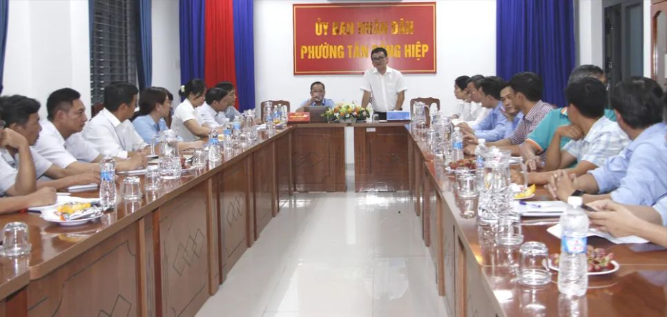 TS.BS CKII Huỳnh Minh Chín phát biểu tại buổi làm việc với UBND phường Tân Đông Hiệp TS.BS CKII Huỳnh Minh Chín phát biểu tại buổi làm việc với UBND phường Tân Đông Hiệp