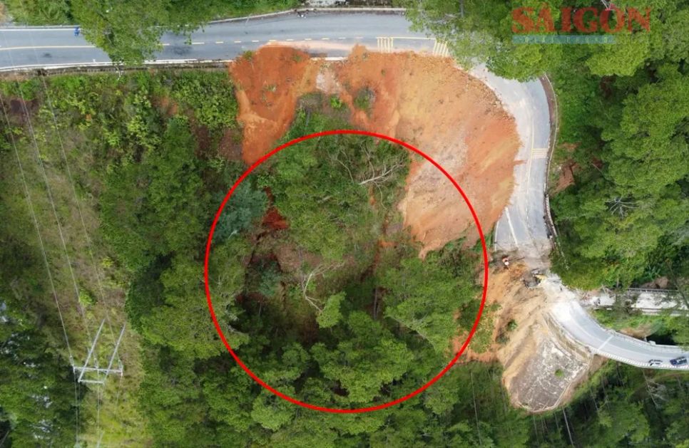 Lâm Đồng: Thông đèo D'ran sau hơn 1 tháng sạt lở nghiêm trọng Lâm Đồng: Thông đèo D'ran sau hơn 1 tháng sạt lở nghiêm trọng