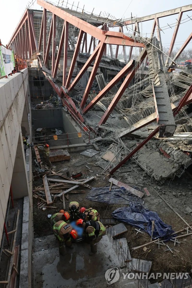 Hiện trường vụ tai nạn. Ảnh : Yonhap