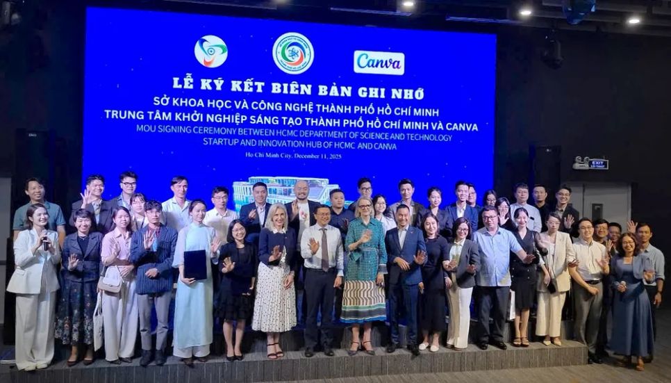 Các đại biểu tại buổi lễ. Ảnh: QUANG HUY Các đại biểu tại buổi lễ. Ảnh: QUANG HUY