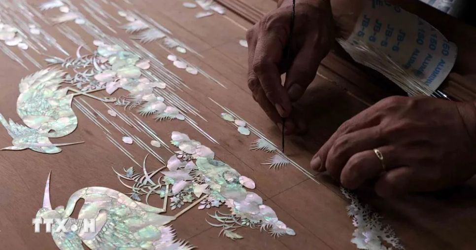 Hành trình hồi sinh nghề khảm trai Chuôn Ngọ Hành trình hồi sinh nghề khảm trai Chuôn Ngọ