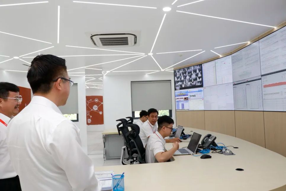 Phó Bí thư Thành ủy TPHCM Đặng Minh Thông khảo sát hoạt động khoa học, công nghệ và đổi mới sáng tạo tại Công viên phần mềm Quang Trung