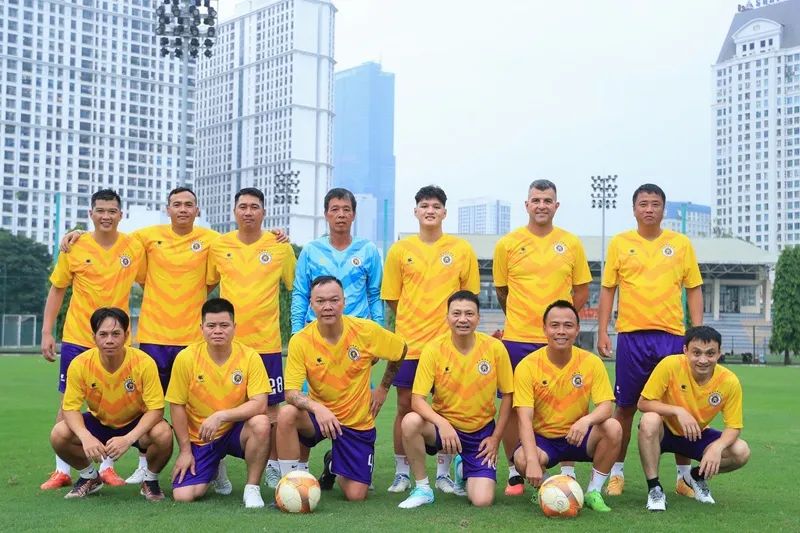 Bầu Hiển thành lập đội bóng cựu cầu thủ Hà Nội T&T nhằm tri ân, cùng nhìn lại chặng đường xây dựng, phát triển và trưởng thành của đội bóng thủ đô.