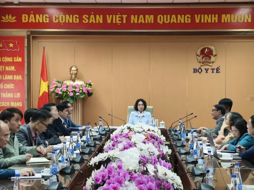 Bộ Y tế họp khẩn triển khai các biện pháp ứng phó trước nguy cơ dịch bệnh bại liệt xâm nhập Bộ Y tế họp khẩn triển khai các biện pháp ứng phó trước nguy cơ dịch bệnh bại liệt xâm nhập