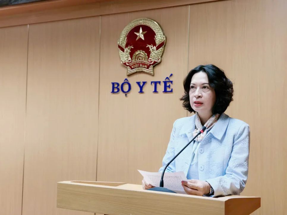 Thứ trưởng Bộ Y tế Nguyễn Thị Liên Hương phát biểu tại cuộc họp Thứ trưởng Bộ Y tế Nguyễn Thị Liên Hương phát biểu tại cuộc họp