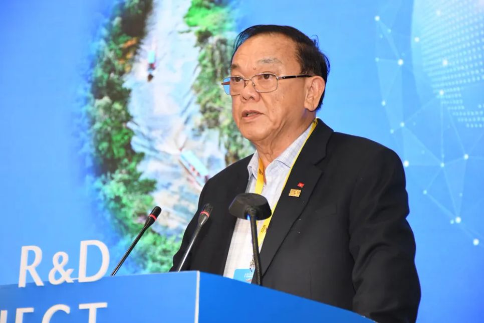 GS. TS Nguyễn Đông Phong, Chủ tịch Hội đồng Chiến lược phát triển, Đại học Kinh tế TPHCM, cho biết diễn đàn được tổ chức mở ra hướng hợp tác đa chiều giữa cơ quan quản lý, khối học thuật và doanh nghiệp GS. TS Nguyễn Đông Phong, Chủ tịch Hội đồng Chiến lược phát triển, Đại học Kinh tế TPHCM, cho biết diễn đàn được tổ chức mở ra hướng hợp tác đa chiều giữa cơ quan quản lý, khối học thuật và doanh nghiệp