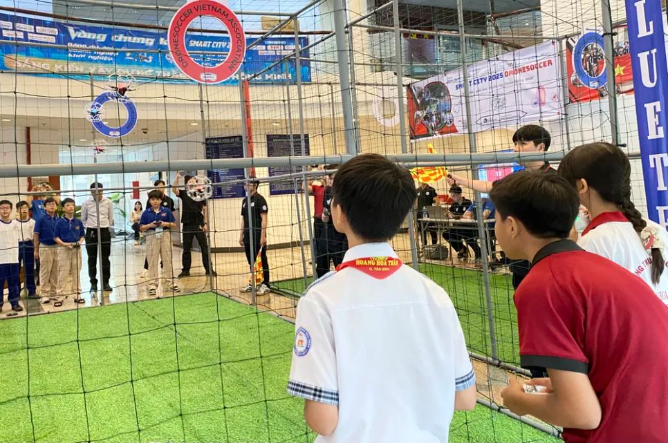 Chung kết Drone Soccer dành cho học sinh THCS Chung kết Drone Soccer dành cho học sinh THCS