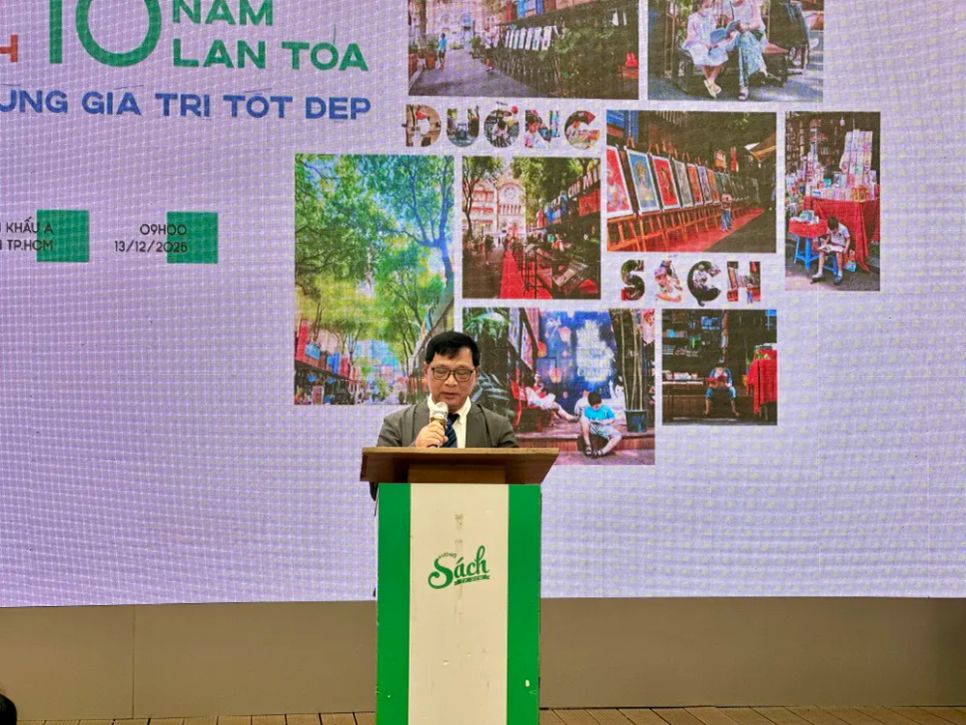 Ông Lê Hoàng, Giám đốc Đường sách TPHCM, phát biểu tại chương trình Ông Lê Hoàng, Giám đốc Đường sách TPHCM, phát biểu tại chương trình