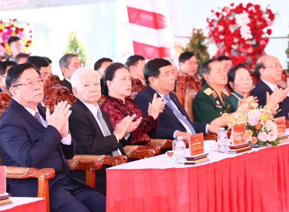 Các đại biểu lãnh đạo Trung ương và tỉnh Đồng Nai tham dự buổi lễ Các đại biểu lãnh đạo Trung ương và tỉnh Đồng Nai tham dự buổi lễ