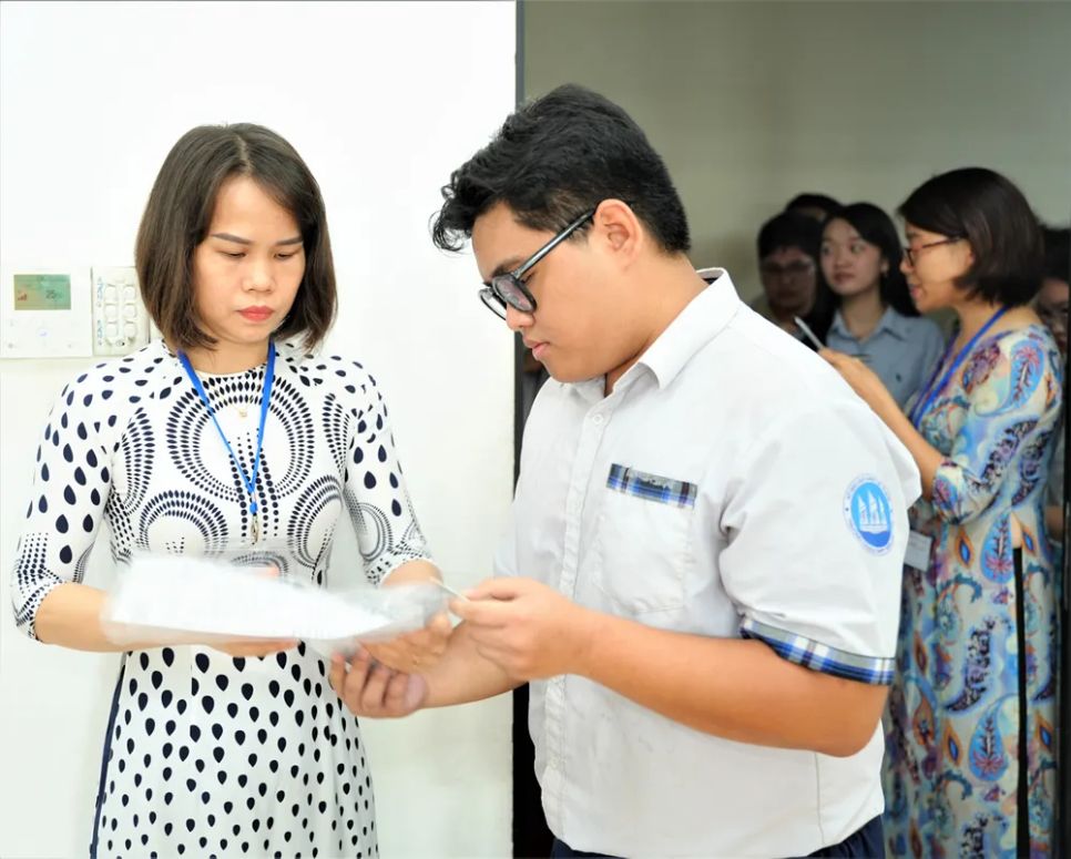 Thí sinh tham dự kỳ thi ĐGNL đợt 2 năm 2025 do ĐHQG TPHCM tổ chức năm 2025. Ảnh: THANH HÙNG