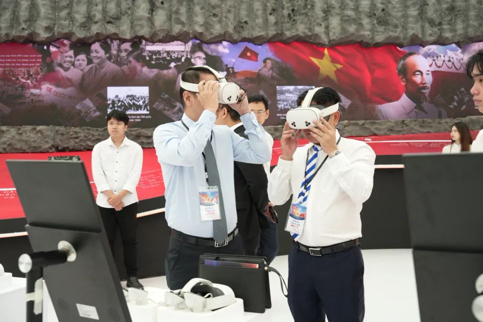 Hình ảnh tại Triển lãm 80 năm Hình ảnh tại Triển lãm 80 năm