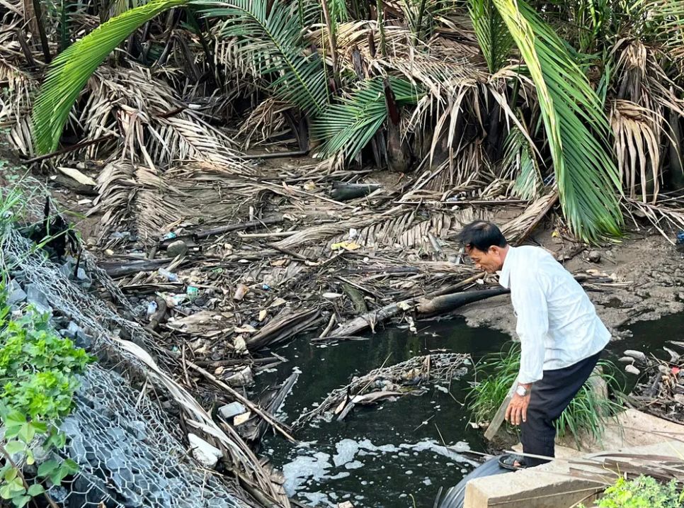 Người dân lo lắng về nguồn nước khi sống gần bãi rác An Hiệp