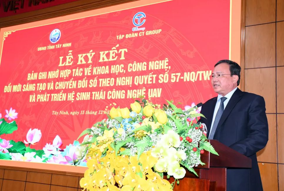 Chủ tịch UBND tỉnh Tây Ninh Lê Văn Hẳn phát biểu tại lễ ký kết Chủ tịch UBND tỉnh Tây Ninh Lê Văn Hẳn phát biểu tại lễ ký kết