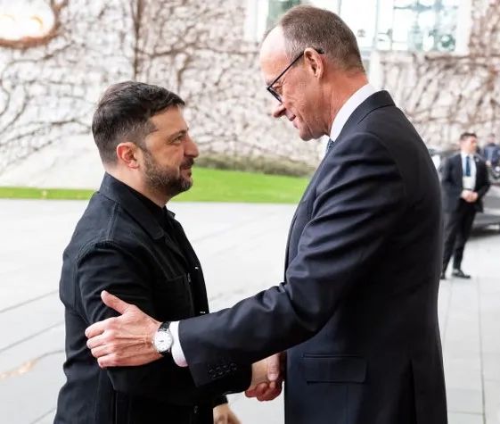 Tổng thống Ukraine Volodymyr Zelensky (trái) và Thủ tướng Đức Friedrich Merz tại Berlin, Đức. Ảnh: ACTION PRESS/SHUTTERSTOCK Tổng thống Ukraine Volodymyr Zelensky (trái) và Thủ tướng Đức Friedrich Merz tại Berlin, Đức. Ảnh: ACTION PRESS/SHUTTERSTOCK