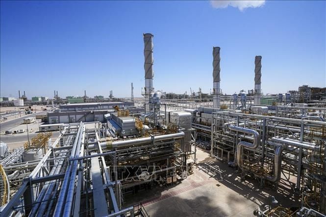 Một nhà máy lọc dầu tại Karbala, Iraq. Ảnh: AFP/TTXVN Một nhà máy lọc dầu tại Karbala, Iraq. Ảnh: AFP/TTXVN