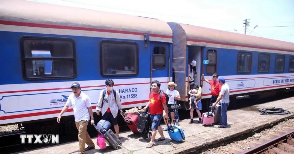 Ngành đường sắt công bố đường dây nóng dịp cao điểm Tết Ngành đường sắt công bố đường dây nóng dịp cao điểm Tết