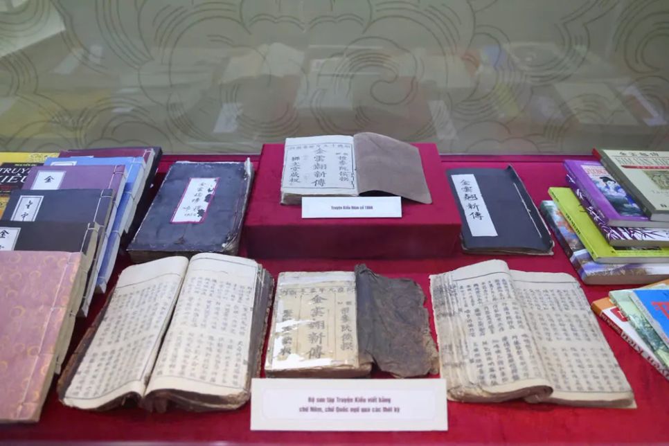 Khai mạc Trưng bày chuyên đề “Đại thi hào Nguyễn Du - Ngàn năm nhớ mãi”