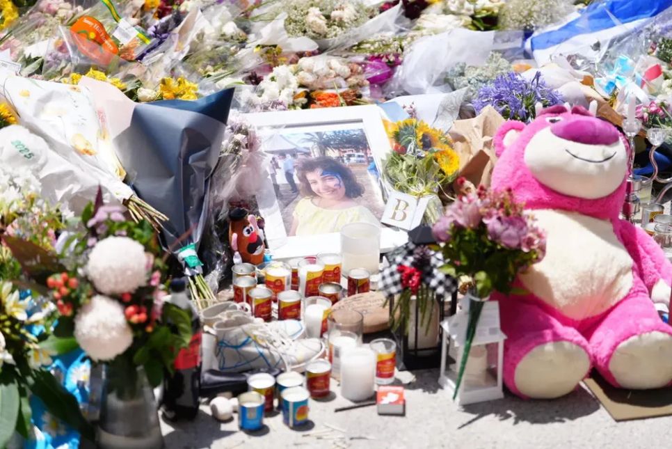 Tưởng niệm các nạn nhân vụ xả súng. Ảnh: ABC Tưởng niệm các nạn nhân vụ xả súng. Ảnh: ABC