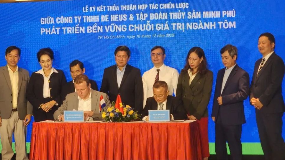 Ký kết hợp tác giữa De Heus và Thủy sản Minh Phú để phát triển bền vững ngành tôm Ký kết hợp tác giữa De Heus và Thủy sản Minh Phú để phát triển bền vững ngành tôm