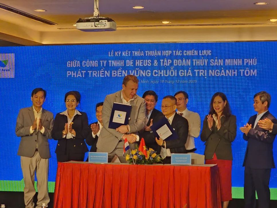 Quang cảnh buổi lễ ký kết giữa hai đơn vị Quang cảnh buổi lễ ký kết giữa hai đơn vị