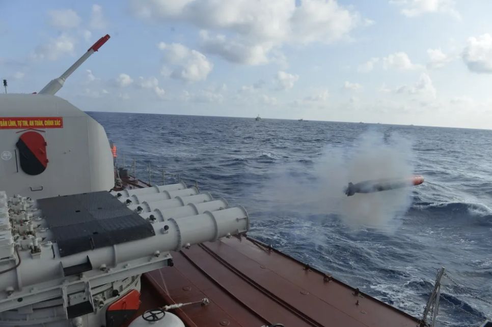 Công kích ngư lôi tiêu diệt mục tiêu Công kích ngư lôi tiêu diệt mục tiêu