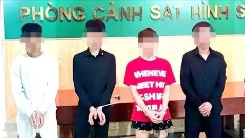 Tạm giữ 4 đối tượng ném vỏ chai bia vào nhà dân khiến 1 người tử vong. Ảnh: CATĐN