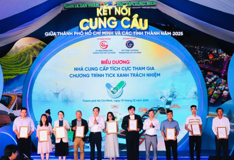 Các đơn vị, doanh nghiệp được Sở Công thương tặng giấy khen trong chương trình 