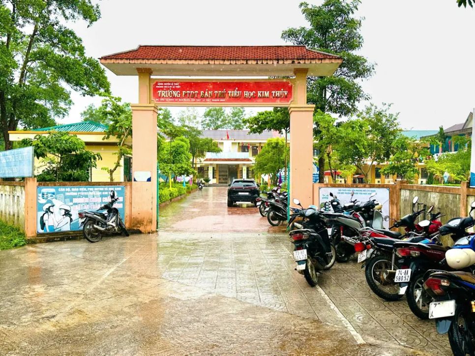 Đảng ủy, UBND xã Kim Ngân đã có quyết định cách hết các chức vụ trong Đảng đối với ông Mỹ bà Huế Đảng ủy, UBND xã Kim Ngân đã có quyết định cách hết các chức vụ trong Đảng đối với ông Mỹ bà Huế