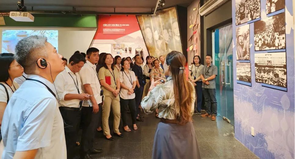 Khách tham quan Bảo tàng Chứng tích chiến tranh - một trong những bảo tàng hoạt động hiệu quả nhất cả nước. Ảnh: ĐVCC