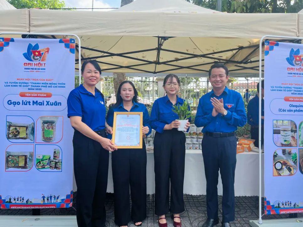 Ban tổ chức gửi thư cảm ơn cho gian hàng đồng hành cùng ngày hội