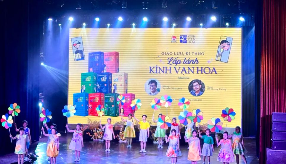 Đội văn nghệ Nhà thiếu nhi TPHCM biểu diễn tại chương trình. Ảnh: HỒ SƠN Đội văn nghệ Nhà thiếu nhi TPHCM biểu diễn tại chương trình. Ảnh: HỒ SƠN