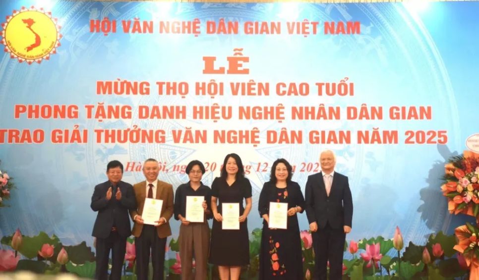 Trao giải Hội Văn nghệ Dân gian Việt Nam năm 2025 Trao giải Hội Văn nghệ Dân gian Việt Nam năm 2025