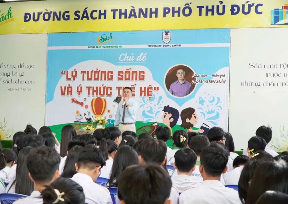 Các hoạt động giao lưu với tác giả với nhiều chủ đề khác nhau thường xuyên diễn ra ở Đường sách Thủ Đức. Ảnh: THANH THÚY Các hoạt động giao lưu với tác giả với nhiều chủ đề khác nhau thường xuyên diễn ra ở Đường sách Thủ Đức. Ảnh: THANH THÚY