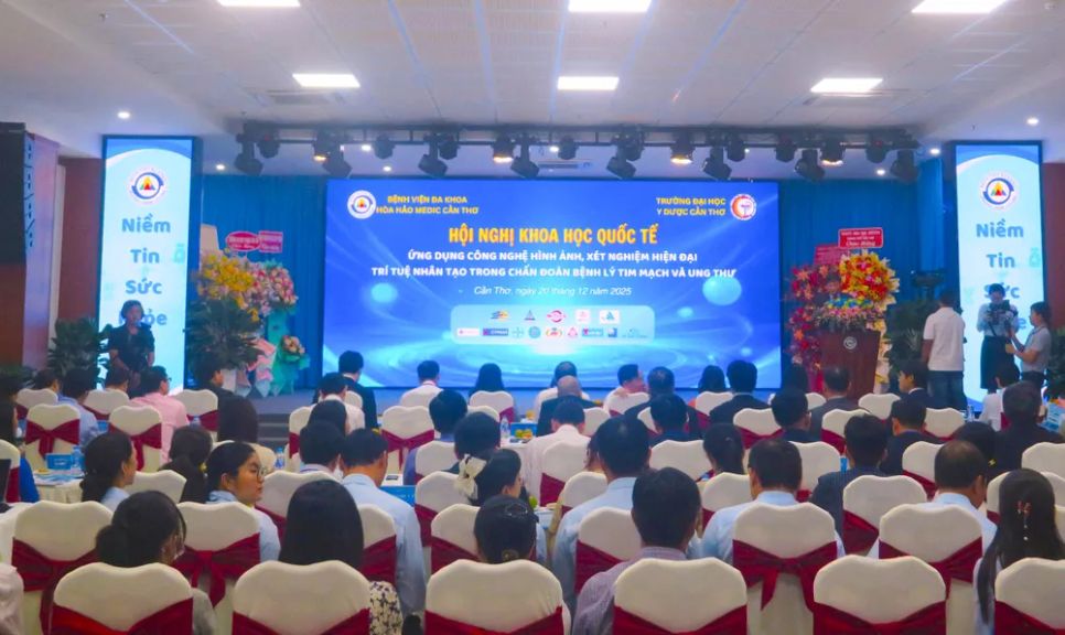 Đông đảo các bác sĩ, chuyên gia tham dự hội nghị Đông đảo các bác sĩ, chuyên gia tham dự hội nghị