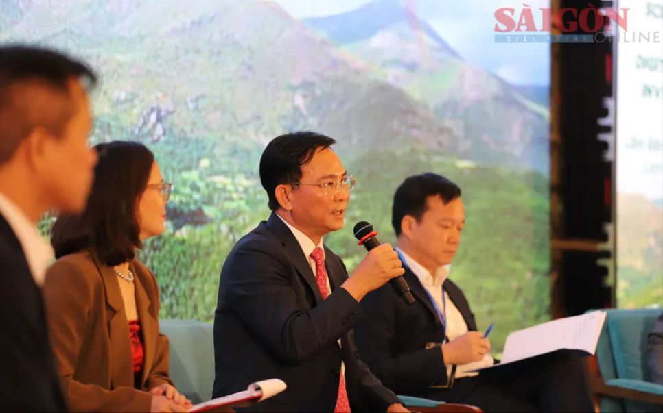 Ông Hồ Văn Mười, Chủ tịch UBND tỉnh Lâm Đồng phát biểu tại tọa đàm. Ảnh: ĐOÀN KIÊN