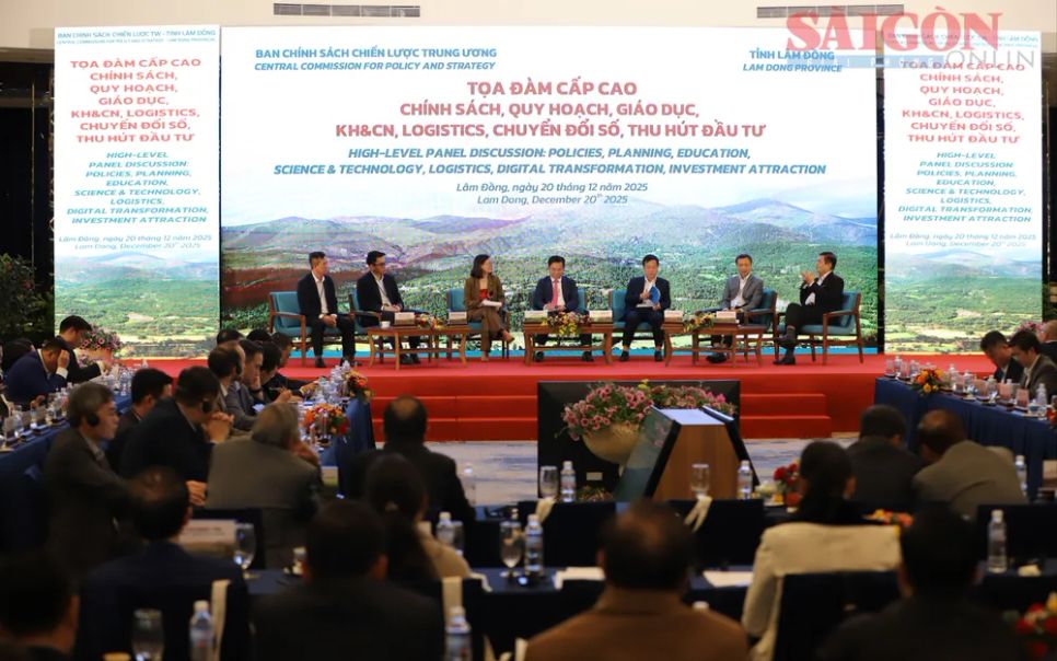 Các khách mời tham gia thảo luận tại Hội thảo quốc tế “Chiến lược và tầm nhìn mới cho phát triển Cao nguyên Di Linh”. Ảnh: ĐOÀN KIÊN Các khách mời tham gia thảo luận tại Hội thảo quốc tế “Chiến lược và tầm nhìn mới cho phát triển Cao nguyên Di Linh”. Ảnh: ĐOÀN KIÊN