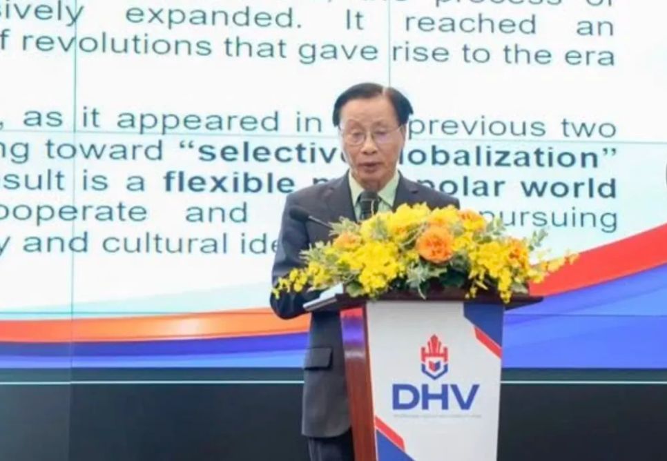 Phát triển con người, giữ gìn bản sắc văn hóa trong kỷ nguyên hội nhập