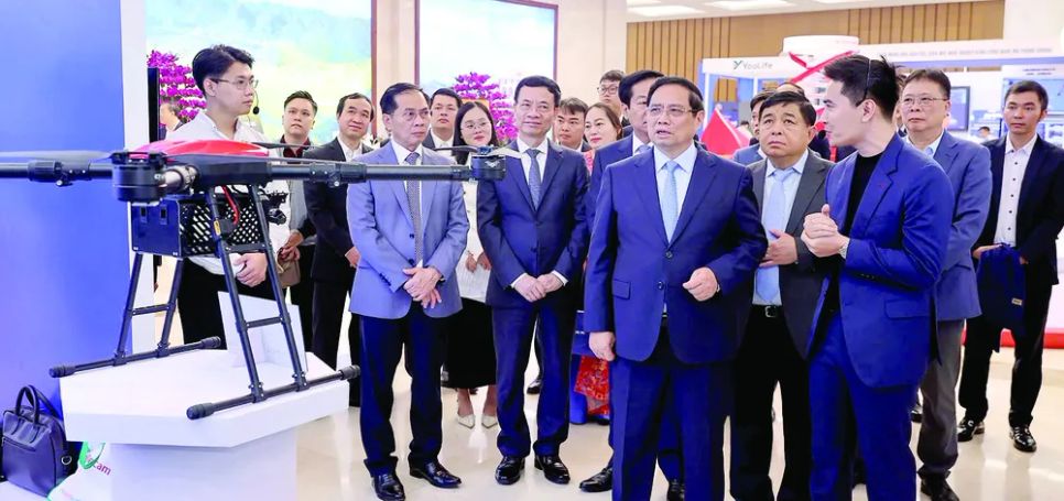 Hướng tới mô hình 'tổ hợp công nghiệp kỹ thuật số' quy mô lớn