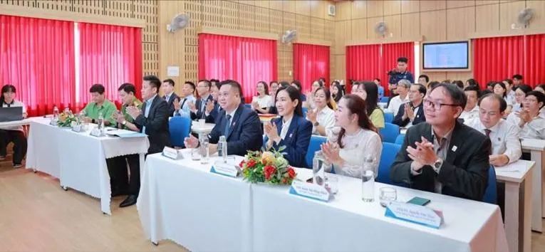 Quang cảnh của buổi lễ ký kết