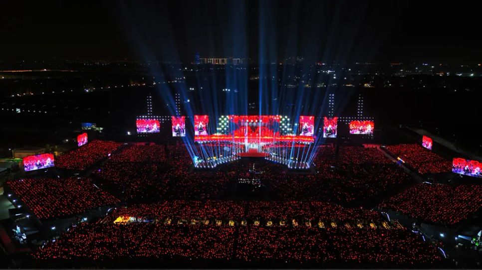 Sân khấu được đầu tư chất lượng quốc tế Sân khấu được đầu tư chất lượng quốc tế