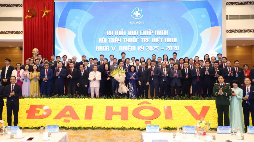 TS-BS Hà Anh Đức tái đắc cử Chủ tịch Hội Thầy thuốc trẻ Việt Nam khóa V TS-BS Hà Anh Đức tái đắc cử Chủ tịch Hội Thầy thuốc trẻ Việt Nam khóa V