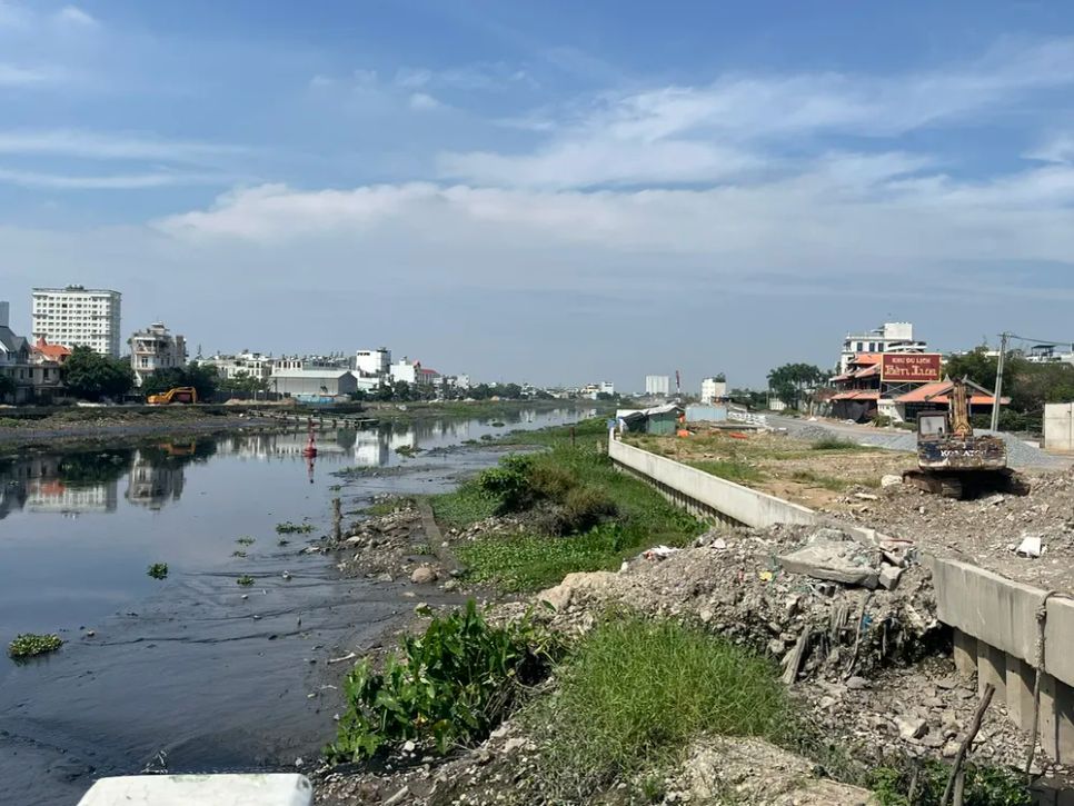 TPHCM kiểm tra, xử lý nghiêm các hành vi vi phạm vận chuyển bùn đất nạo vét. Ảnh: QUỐC HÙNG